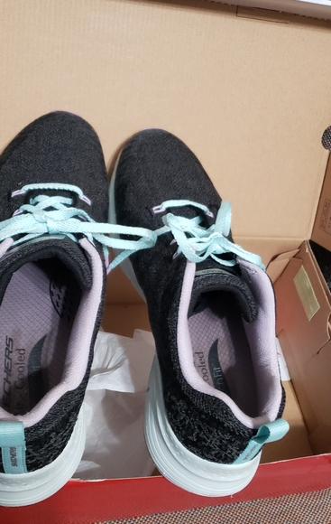 Skechers  Arch Fit sneakers - Picture 2 of 8